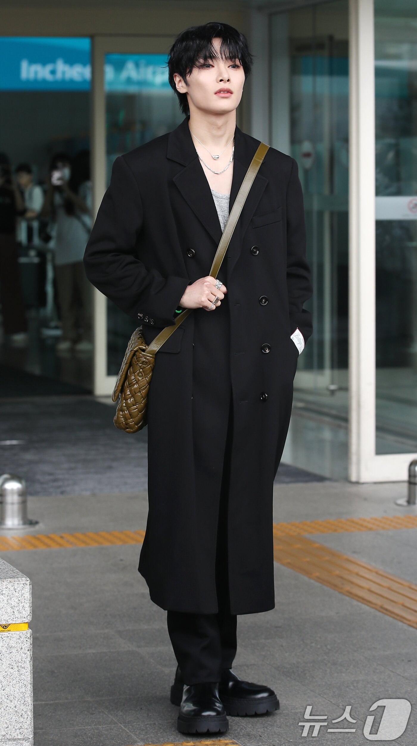 아이엔, 분위기 있는 가을 남자