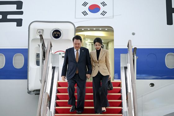 윤 대통령 부부, 동남아 3개국 방문 출국…한동훈 환송 불참