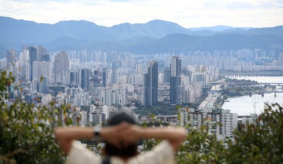 강남 견고·비강남권 타격…9월 경매시장, 대출규제에 양극화 커졌다