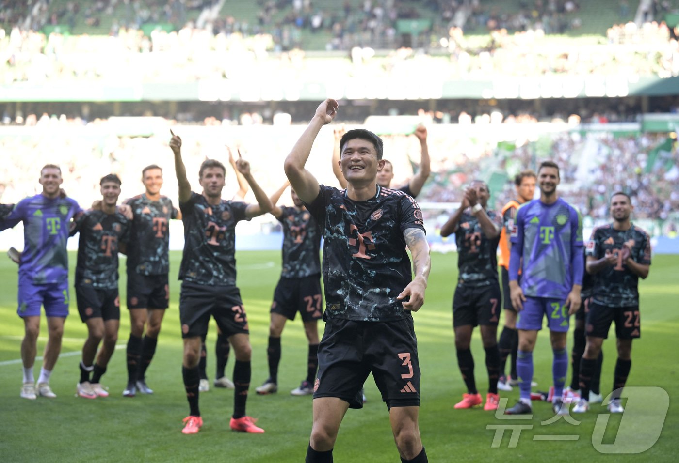 본문 이미지 - 바이에른 뮌헨 수비수 김민재. ⓒ 로이터=뉴스1