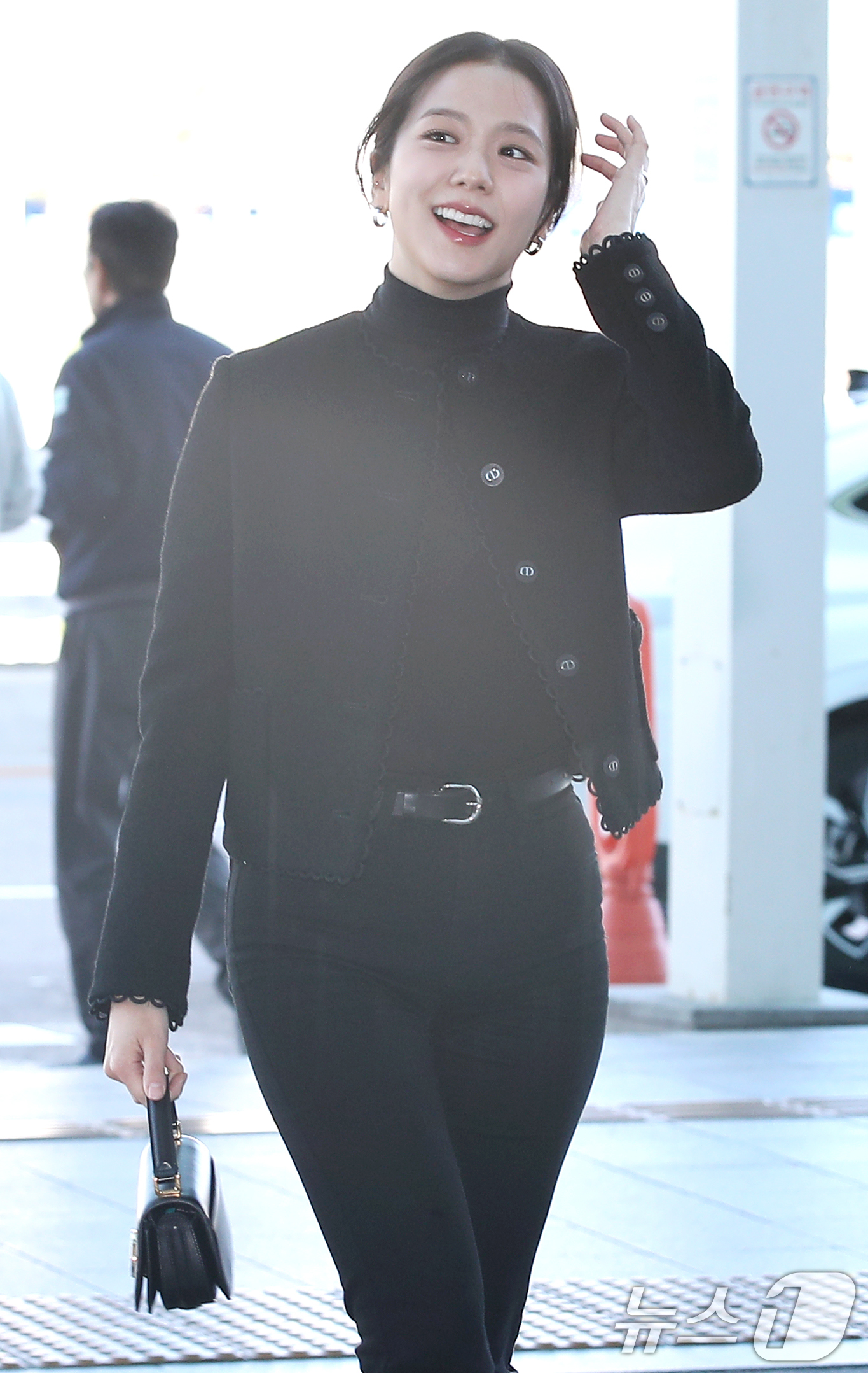 (인천공항=뉴스1) 권현진 기자 = 블랙핑크 지수가 해외 일정을 위해 23일 인천국제공항을 통해 파리로 출국하고 있다. 2024.9.23/뉴스1