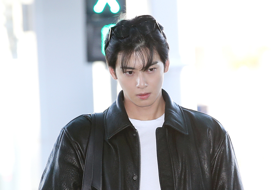 '200억 탈세 의혹' 차은우, 도피성 입대 논란까지