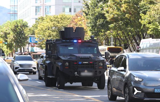 장갑차까지 투입된 '야탑역 살인예고 글' 20대에 구상권 검토