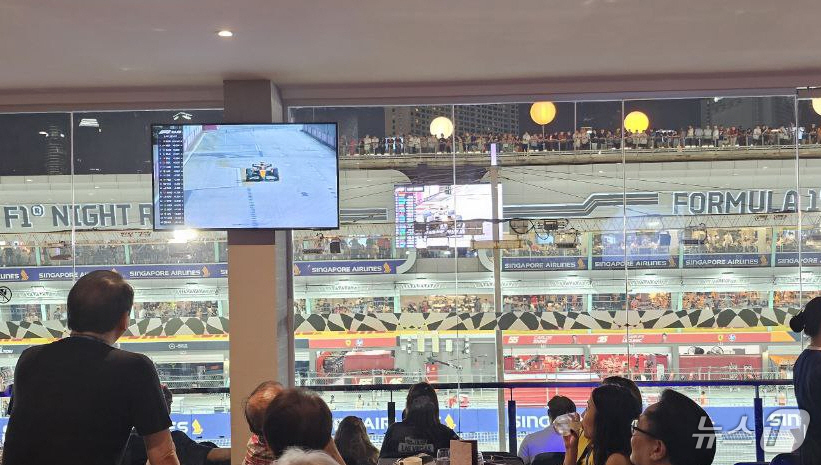 (서울=뉴스1) 추연화 기자 = 삼성전자는 지난 20~22일(현지 시각) 싱가포르에서 열린 '포뮬러1(F1) 싱가포르 그랑프리'에 프리미엄 TV와 오디오를 공급했다고 24일 밝혔다 …