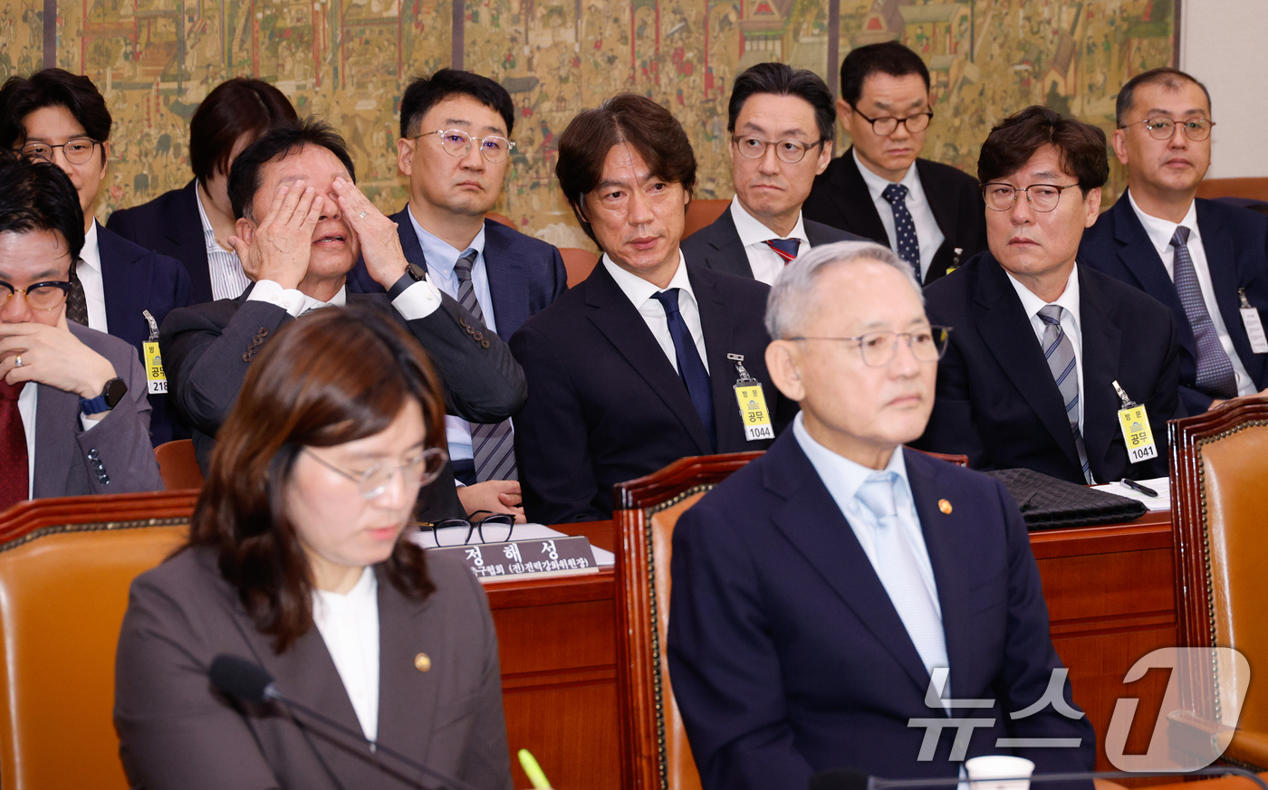 (서울=뉴스1) 안은나 기자 = 홍명보 남자 축구대표팀 감독이 24일 오전 서울 여의도 국회 문화체육관광위원회에서 열린 대한축구협회 등에 대한 현안질의에 출석해 정해성 전 대한축구 …