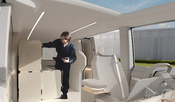 본문 이미지 - 기아 목적기반자동차(PBV) 마이크로 사이트에 게재된 대형급 PBV 'PV7' 일러스트(홈페이지 갈무리). 2024.09.24.