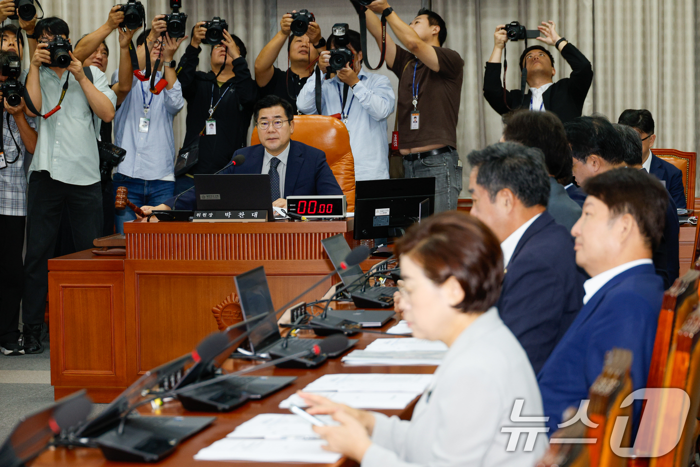 (서울=뉴스1) 안은나 기자 = 박찬대 국회 운영위원회 위원장이 25일 오전 서울 여의도 국회에서 열린 제418회국회(정기회) 제3차 전체회의에서 개의를 선언하고 있다. 2024. …