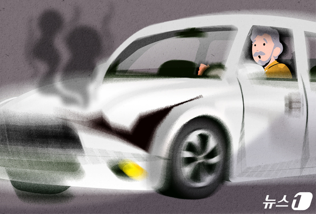 수원 영화초교 사거리서 9중 추돌…"80대 女운전자 페달 착각한 듯"