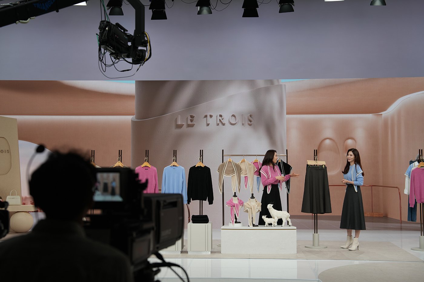본문 이미지 - KT알파 쇼핑 패션PB '르투아' 스튜디오 녹화 현장(KT알파 제공)
