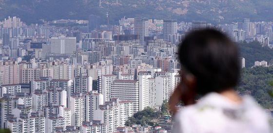 "주머니 털어 집 샀다" 가계 여윳돈 36조 급감…주담대 '껑충'