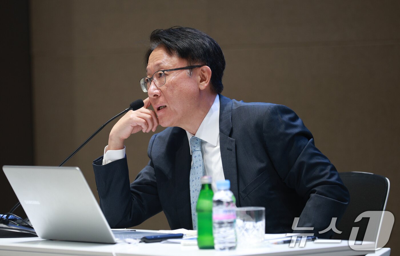 본문 이미지 - 신성환 한국은행 금융통화위원이 서울 중구 한국은행에서 열린 기자간담회에서 발언하고 있다. (한국은행 제공) 2024.9.25 ⓒ 뉴스1