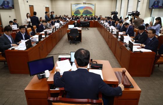 [국감초점] 야, 김대남·뉴라이트 교과서 맹공…여, '가짜뉴스' 맞불