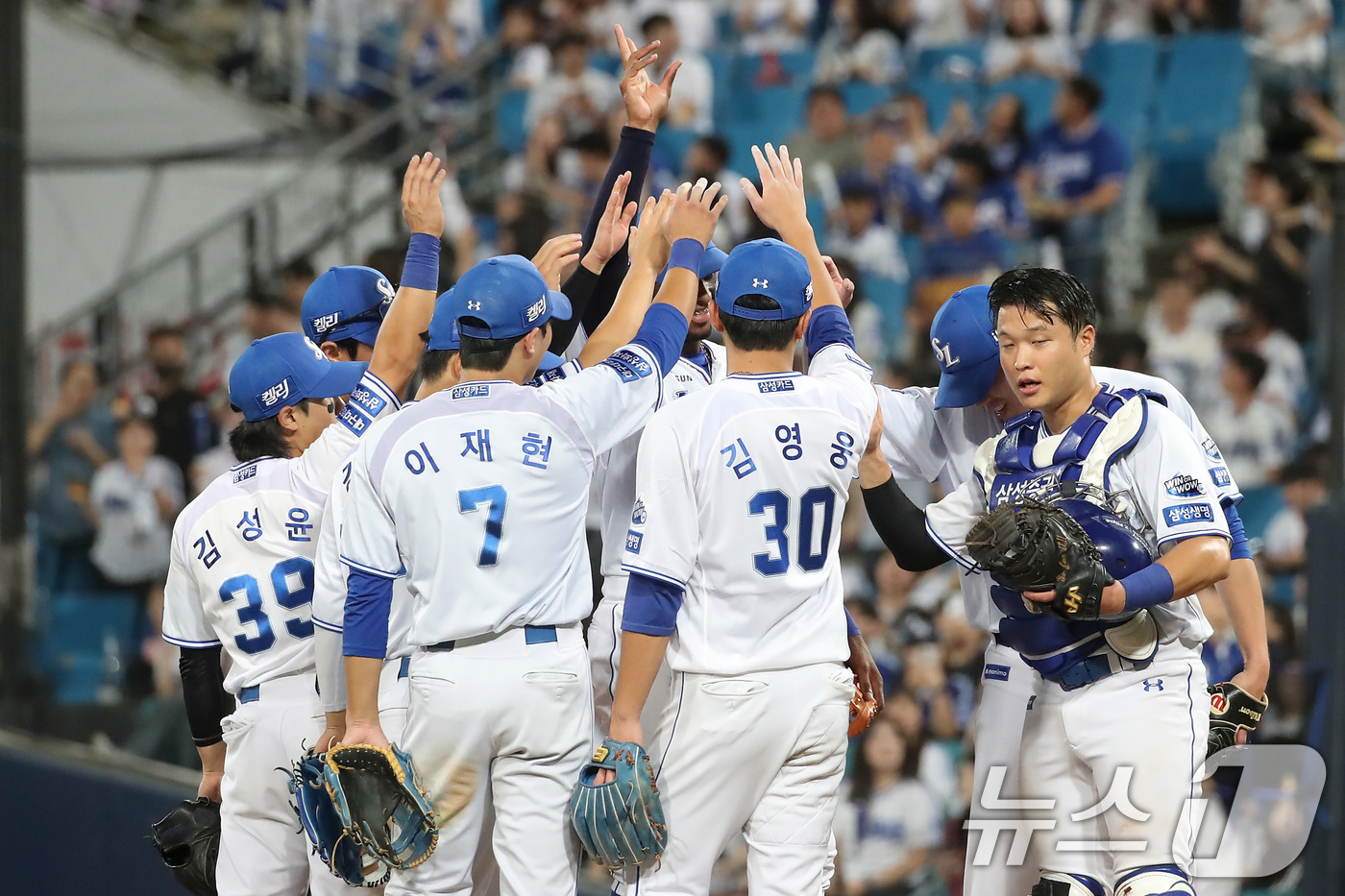 (대구=뉴스1) 공정식 기자 = 25일 오후 대구 삼성라이온즈파크에서 열린 프로야구 '2024 신한 SOL 뱅크 KBO리그' 키움 히어로즈와 삼성 라이온즈의 경기, 6대 3 승리를 …