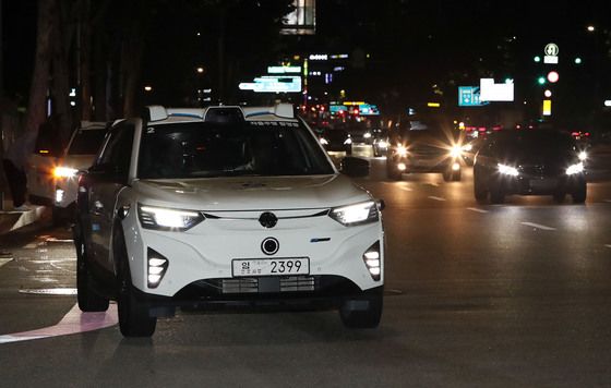 [뉴스1 PICK]오늘부터 강남에서 국내 최초 심야 자율주행 택시 달린다