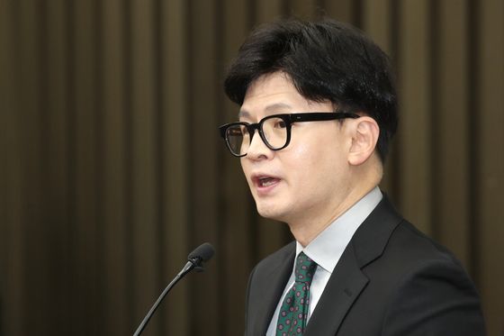 與 "오늘까지 협의체 참여 알려달라"…의료계 "정부 태도 변화부터"