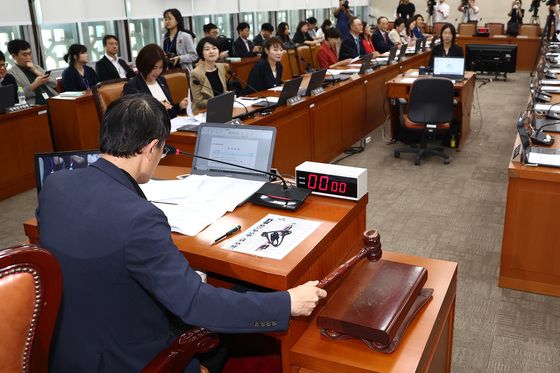 복지위, 전공의 지원 예산 931억 감액…국힘 "야당이 삭감"