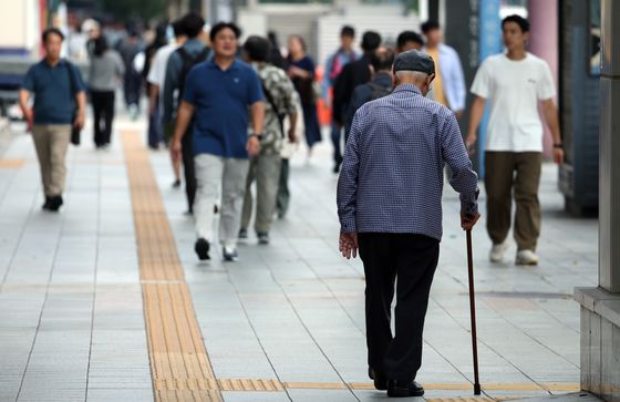 은퇴자가 느끼는 최소생활비 月136만원…적정생활비는 192만원