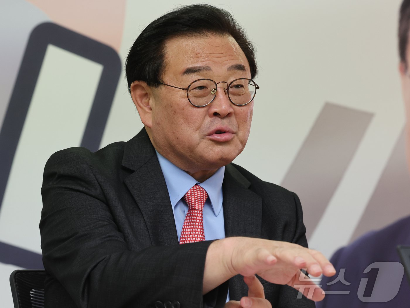 본문 이미지 - 조전혁 서울시 교육감 보궐선거 보수 단일 후보가 26일 서울 종로구에 위치한 선거사무소에서 뉴스1과 인터뷰를 하고 있다. 2024.9.26/뉴스1 ⓒ News1 황기선 기자