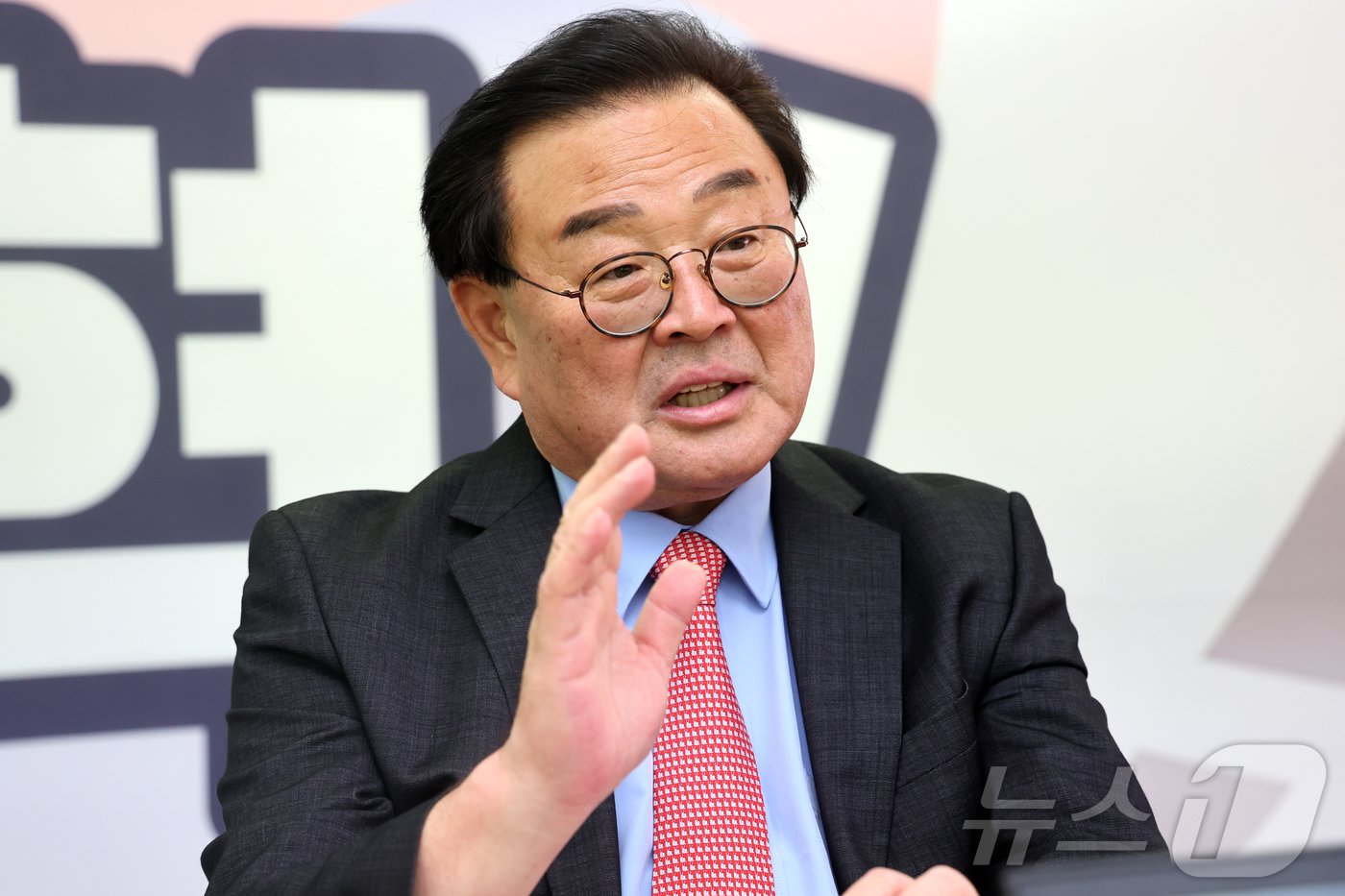 본문 이미지 - 조전혁 서울시 교육감 보궐선거 보수 단일 후보가 26일 서울 종로구에 위치한 선거사무소에서 뉴스1과 인터뷰를 하고 있다. 2024.9.26/뉴스1 ⓒ News1 황기선 기자