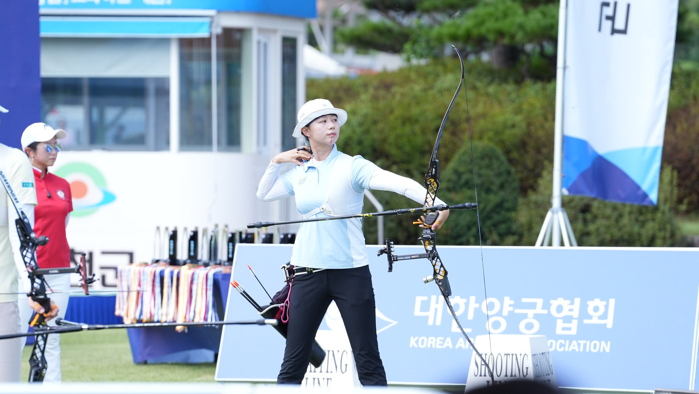 본문 이미지 - 제56회 전국 남·여 양궁 종합선수권대회에서 정상에 오른 임시현 (대한양궁협회 제공)