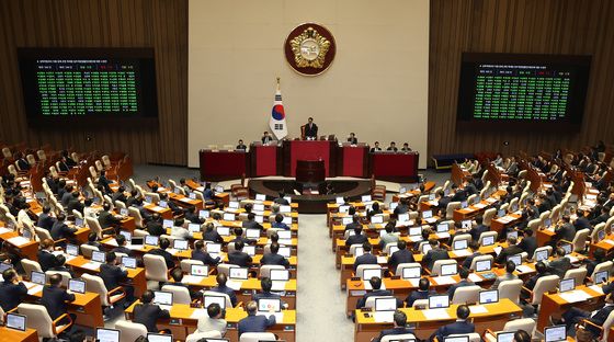 첫발 뗀 '딥페이크 처벌법' 구멍 숭숭…'위장수사·응급조치' 과제