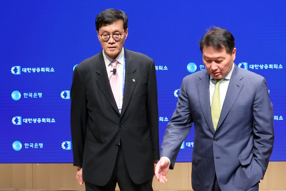 최태원·이창용, AI 생태계 구축 머리 맞댄다…기업 대응·정책 특별대담