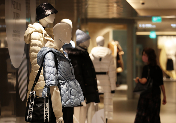 백화점업계, 새해 첫 정기세일…시즌오프 할인부터 팝업까지