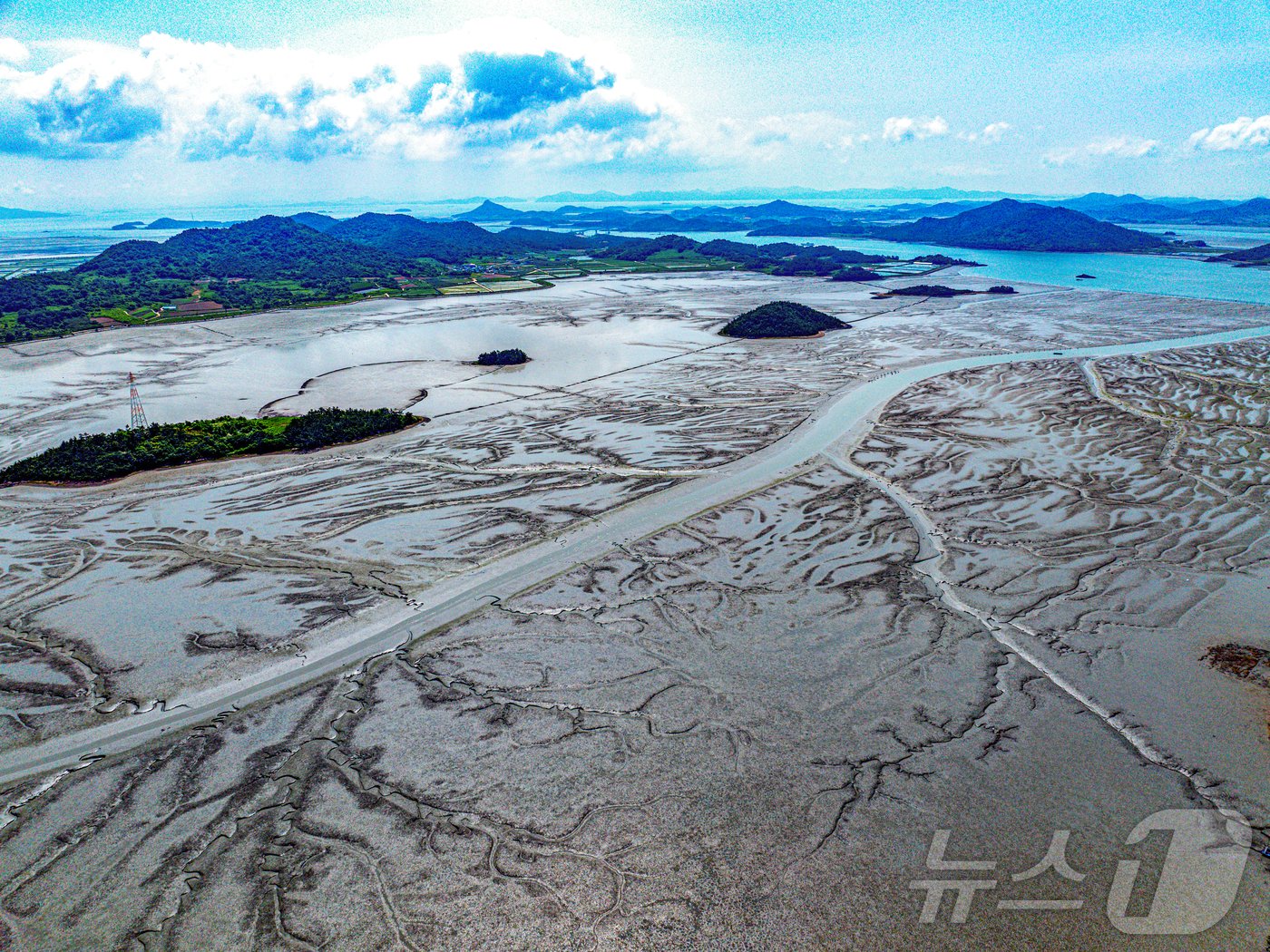 본문 이미지 - 신안 추포도 갯벌 &#40;김종규 작가&#41;  /뉴스1