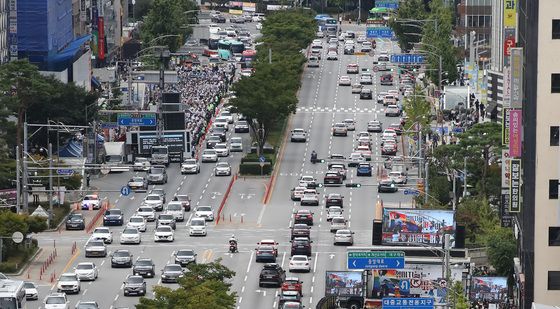 '퀴어축제 vs 반대집회' 대구도심 극심한 교통정체