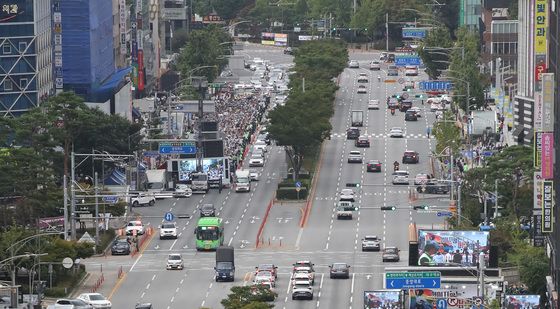 '퀴어축제 vs 반대집회' 대구도심 극심한 교통정체