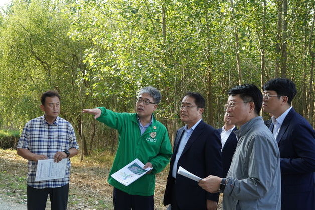 산림청장, 새만금 간척지 내 시범조림지 운영현황 점검