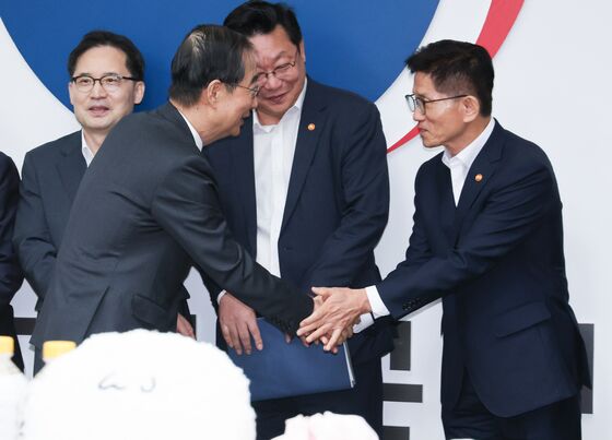 김문수·한덕수, 5일 대선 후보 선출 후 첫 대면…단일화 논의 주목