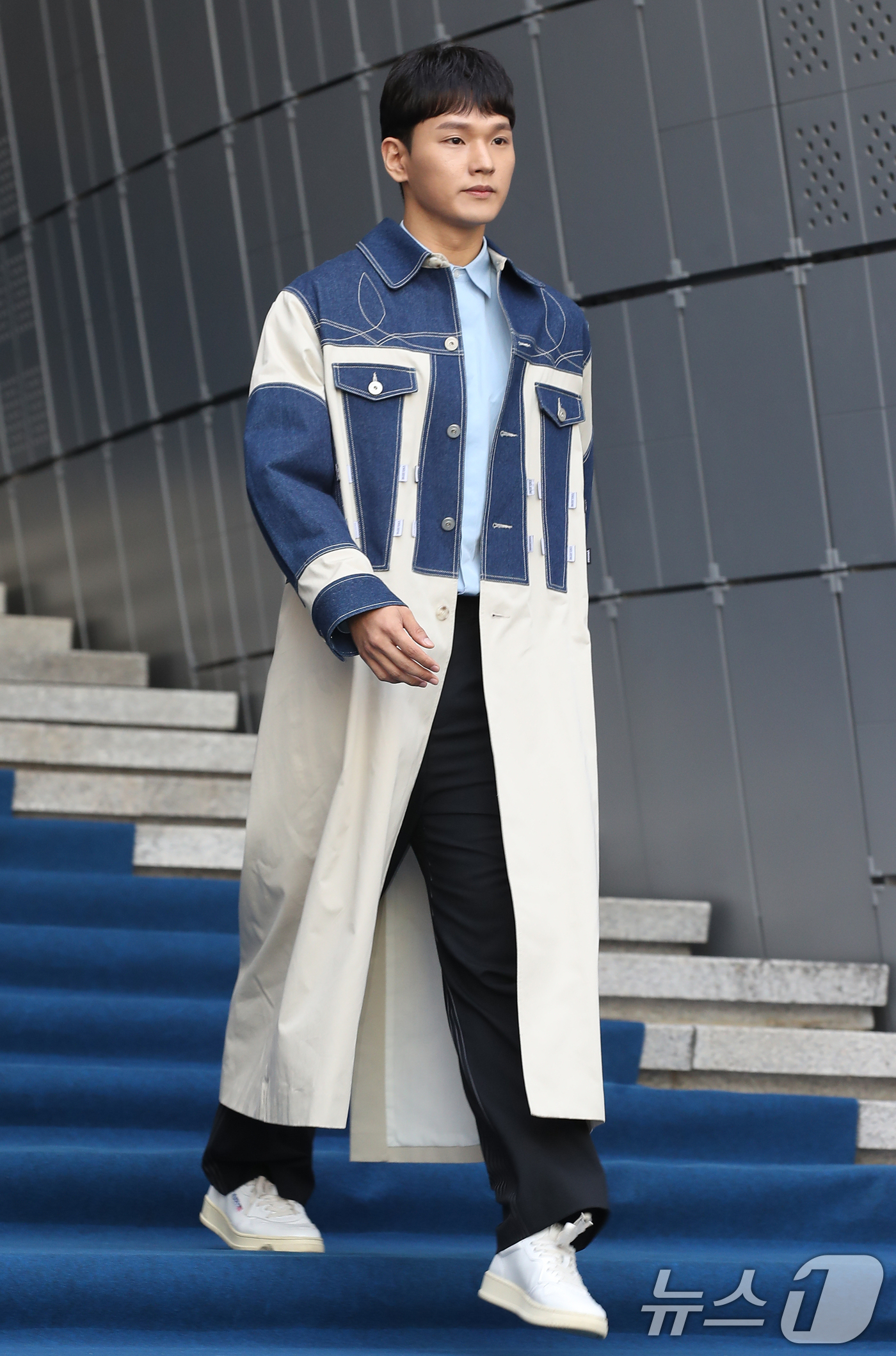 (서울=뉴스1) 권현진 기자 = 배우 신재휘가 3일 서울 동대문디자인플라자(DDP)에서 열린 '서울 패션위크(SEOUL FASHION WEEK) 2025 S/S' YOUSER 컬렉 …