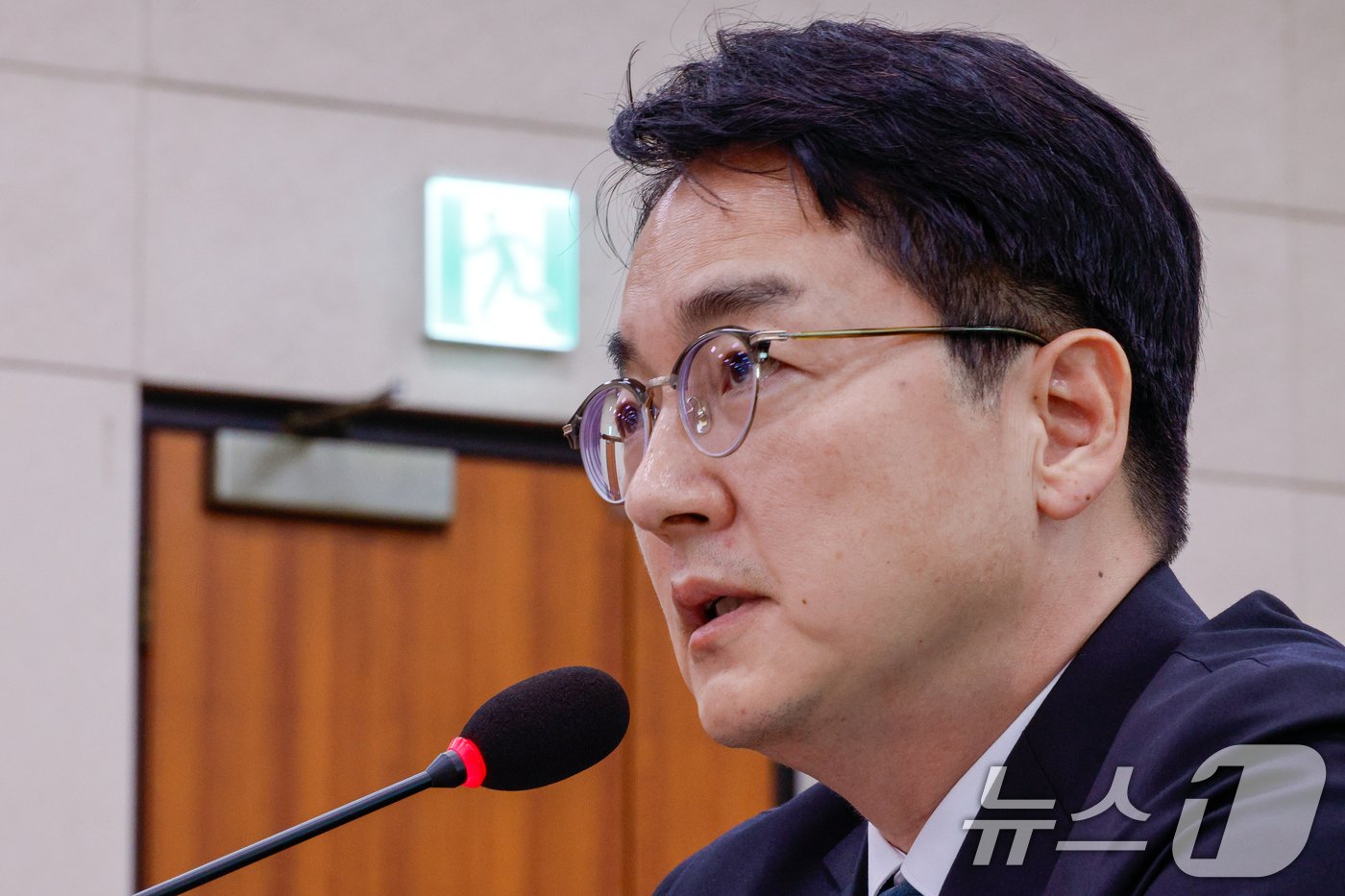 본문 이미지 - 심우정 당시 검찰총장 후보자가 3일 오후 서울 여의도 국회 법제사법위원회에서 열린 인사청문회에서 의원 질의에 답하고 있다. 2024.9.3/뉴스1 ⓒ News1 안은나 기자