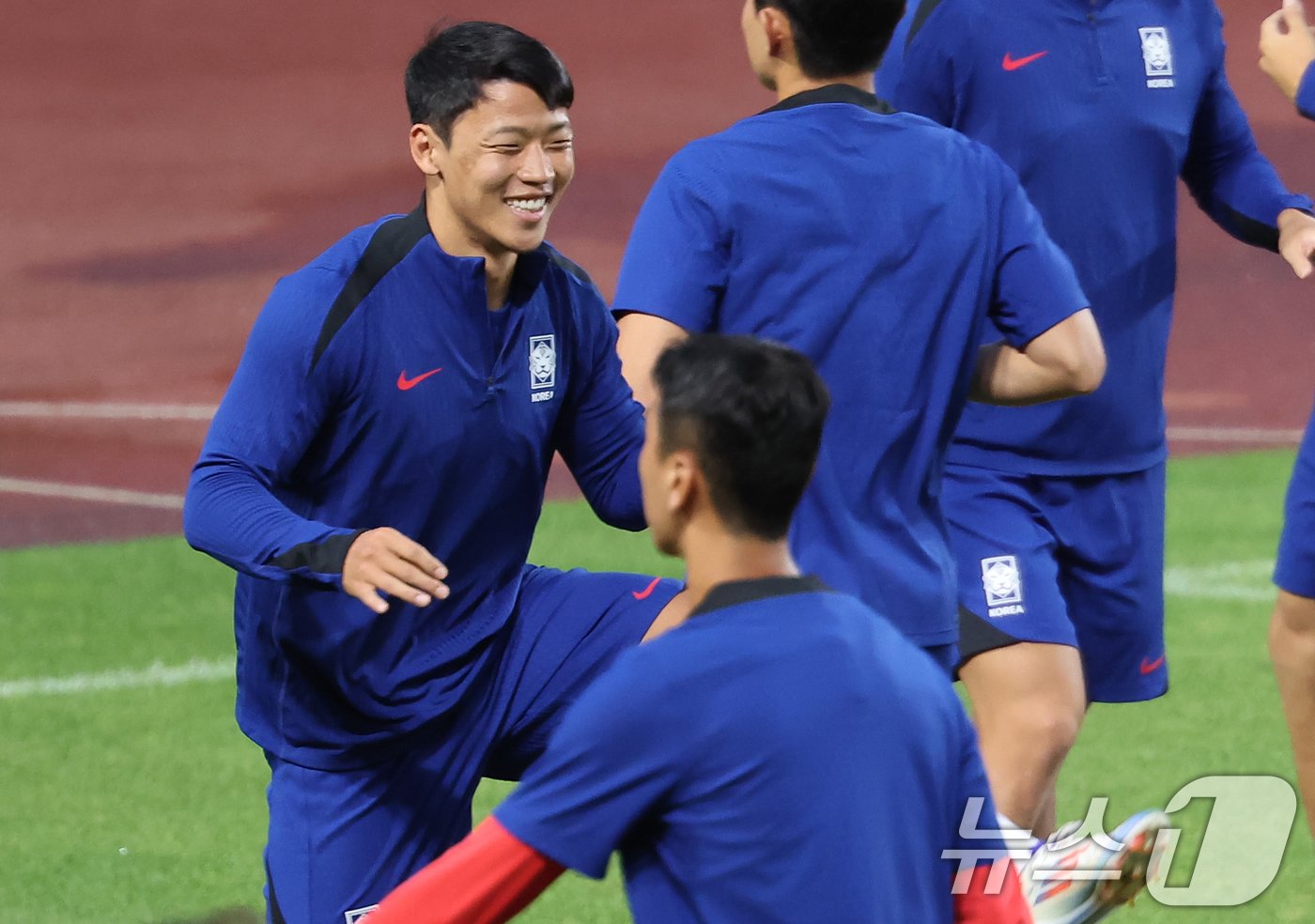 대한민국 축구 국가대표팀 황희찬이 3일 오후 경기 고양시 고양종합운동장에서 훈련을 하고 있다. 대표팀은 오는 5일 서울 상암월드컵경기장에서 팔레스타인과 2026 국제축구연맹&#40;FIFA&#41; 북중미 월드컵 3차 예선 1차전을 치른다. 2024.9.3/뉴스1 ⓒ News1 김도우 기자