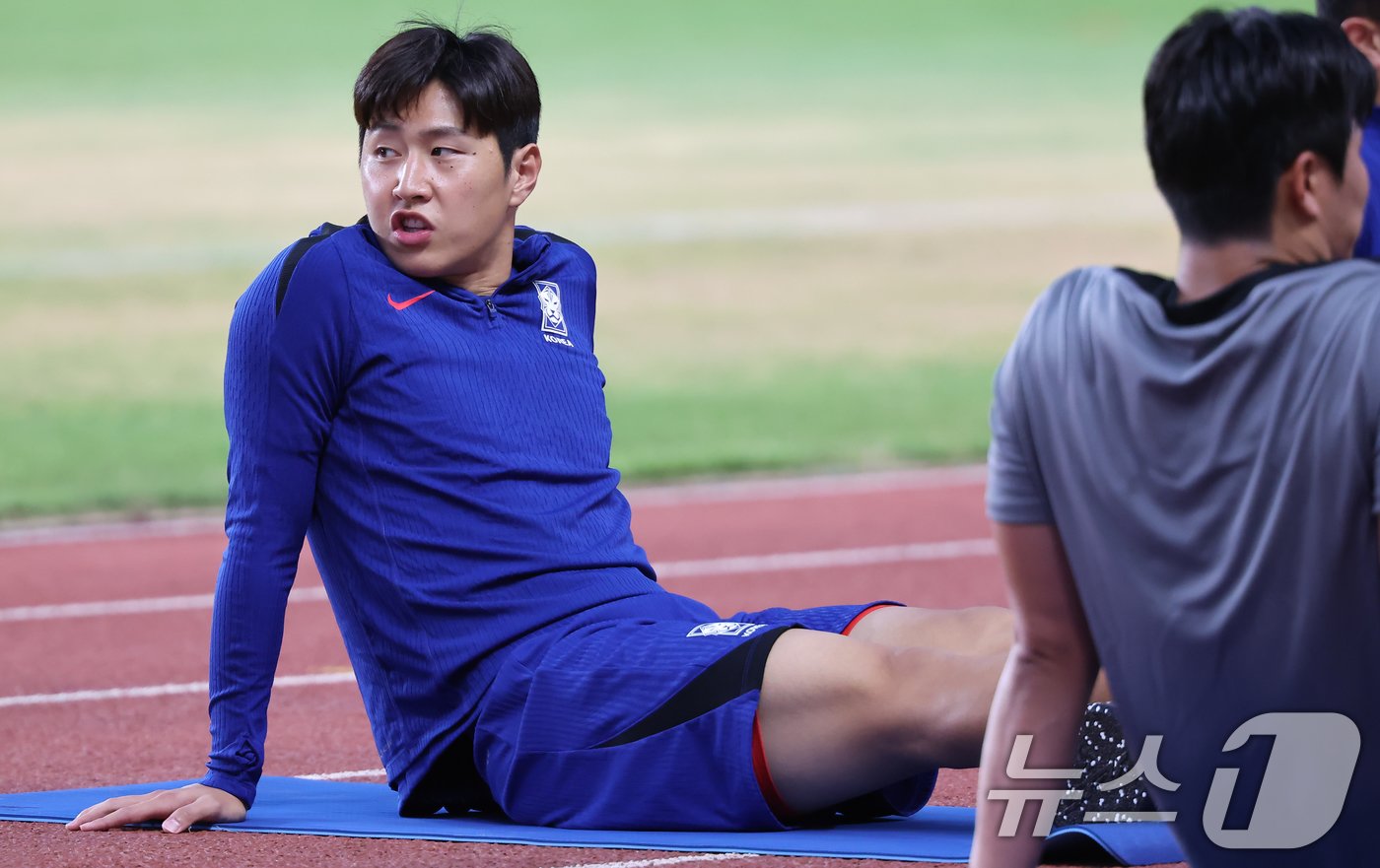 본문 이미지 - 대한민국 축구 국가대표팀 이강인이 3일 오후 경기 고양시 고양종합운동장에서 훈련을 하고 있다. 대표팀은 오는 5일 서울 상암월드컵경기장에서 팔레스타인과 2026 국제축구연맹(FIFA) 북중미 월드컵 3차 예선 1차전을 치른다. 2024.9.3/뉴스1 ⓒ News1 김도우 기자