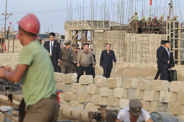 北 김정은, 수해 복구 점검…"수재민 생활 회복이 급한 과업"