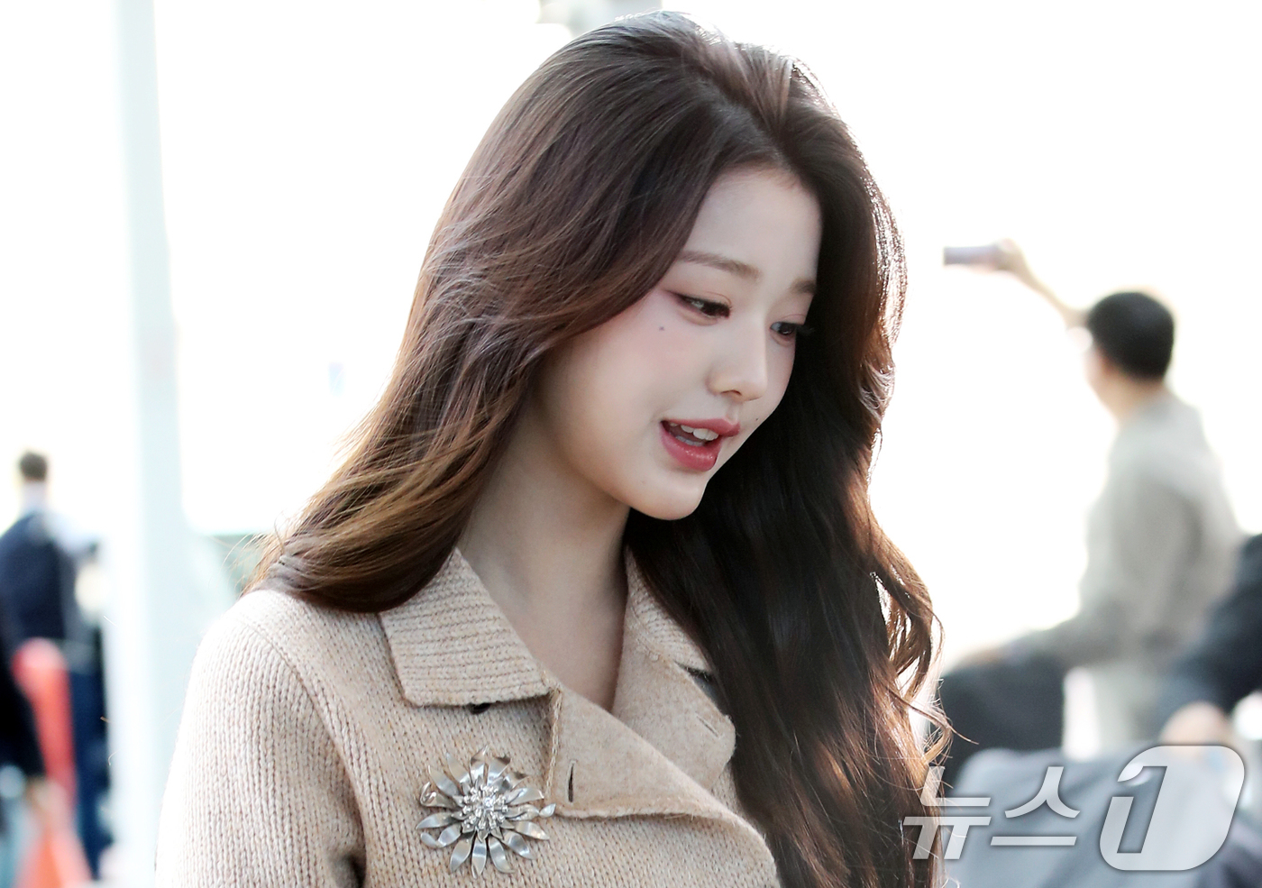 (인천공항=뉴스1) 권현진 기자 = 아이브 장원영이 패션쇼 참석을 위해 30일 오전 인천국제공항을 통해 프랑스 파리로 출국하고 있다. 2024.9.30/뉴스1