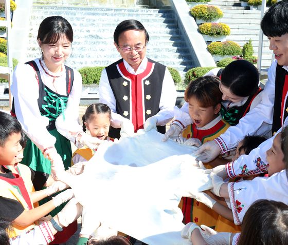 10주년 임실N치즈축제, 천만송이 국화꽃 향기 속 3일 개막