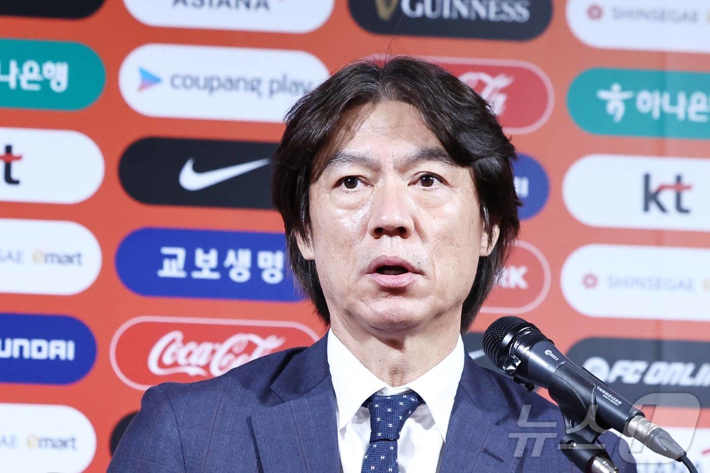 본문 이미지 - 홍명보 대한민국 축구 국가대표팀 감독이 30일 오전 서울 종로구 축구회관에서 열린 &#39;2026 북중미 월드컵 아시아지역 3차 예선 요르단·이라크전 대표팀 소집 명단 발표 기자회견&#39;에서 발언을 하고 있다.2024.9.30/뉴스1 ⓒ News1 민경석 기자