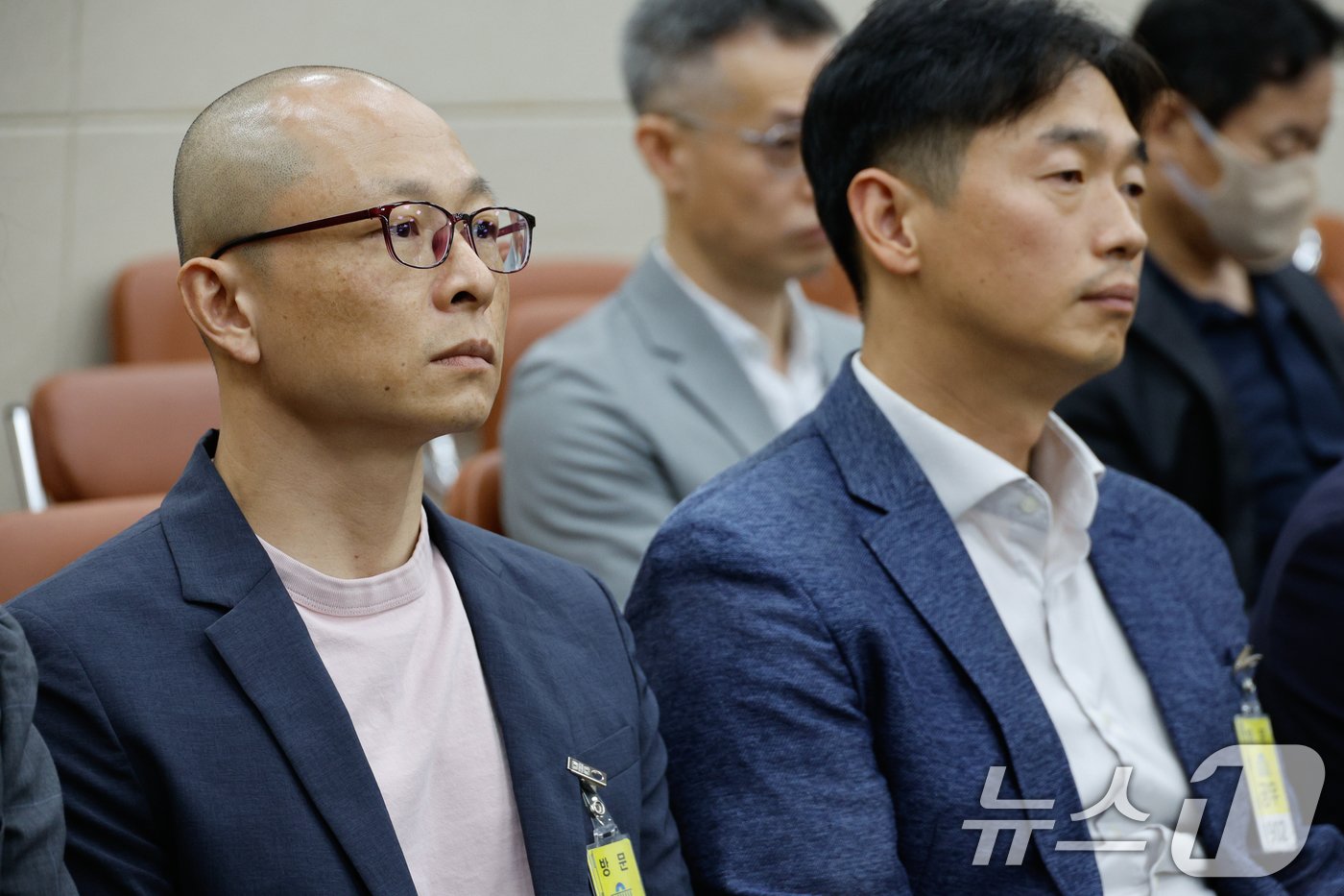 본문 이미지 - 류희림 방송통신심의위원회 위원장의 민원 사주 의혹 공익제보자인 탁동삼 방심위 연구위원이 30일 오전 서울 여의도 국회 과학기술정보방송통신위원회에서 열린 ‘방심위원장의 청부민원과 공익신고자 탄압 등에 대한 진상규명 청문회’에 출석하고 있다. 2024.9.30/뉴스1 ⓒ News1 안은나 기자