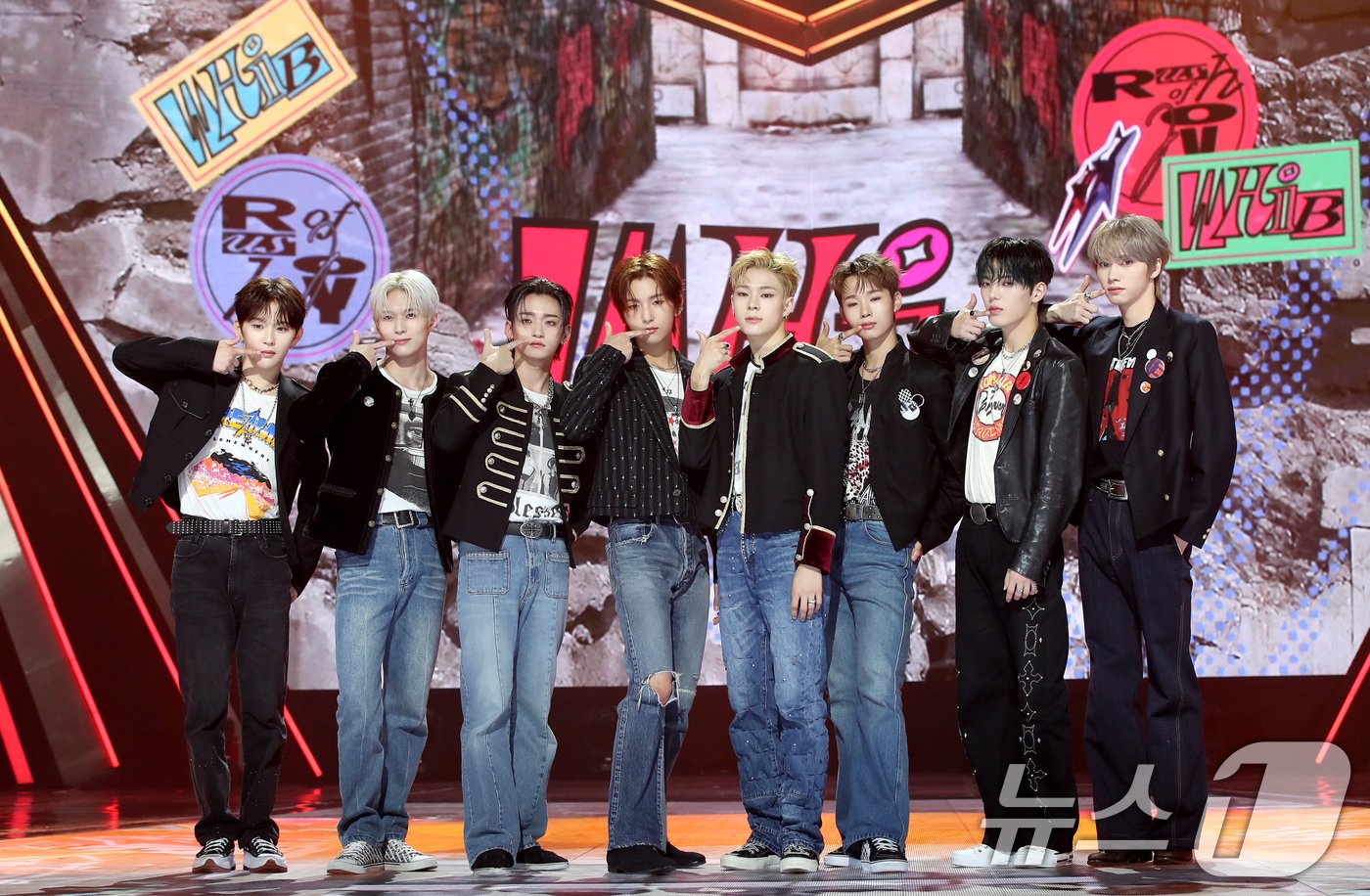 본문 이미지 - 그룹 휘브가 30일 오후 서울 강서구 등촌동 SBS 공개홀에서 열린 세 번째 싱글앨범 &#39;Rush of Joy&#39;발매 기념 쇼케이스에 포즈를 취하고 있다. 2024.9.30/뉴스1 ⓒ News1 권현진 기자