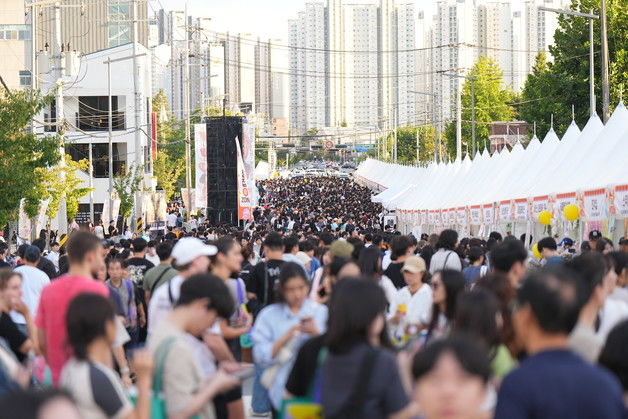 '대전 빵 축제' 이틀간 14만명 찾아왔다…"빵의 도시 입증"