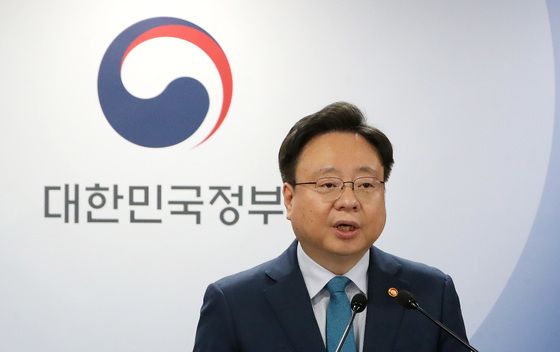 정부, 의사인력추계위 연내 출범…"2025년 정원 논의는 불가능"(종합)