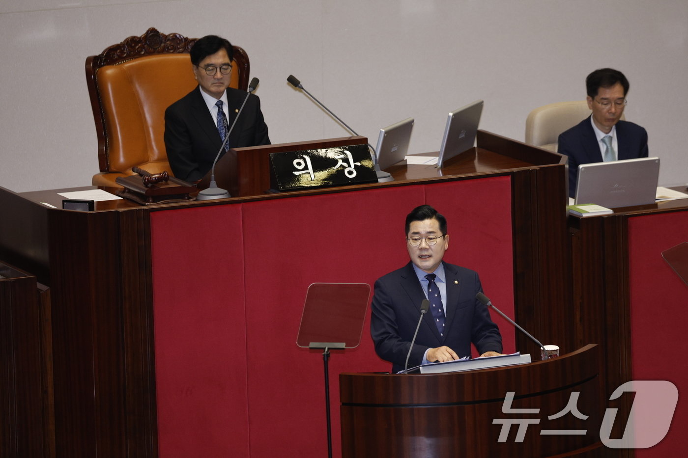 본문 이미지 - 박찬대 더불어민주당 원내대표가 4일 오전 서울 여의도 국회 본회의장에서 교섭단체 대표 연설을 하고 있다. 2024.9.4/뉴스1 ⓒ News1 안은나 기자