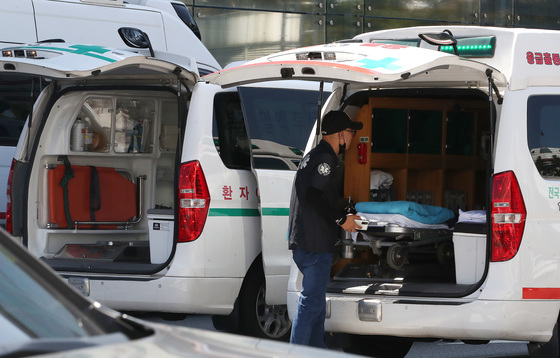 휴일 민간 구급차 부르면 '할증' 붙는다…병원 도착 후 '대기료' 부과