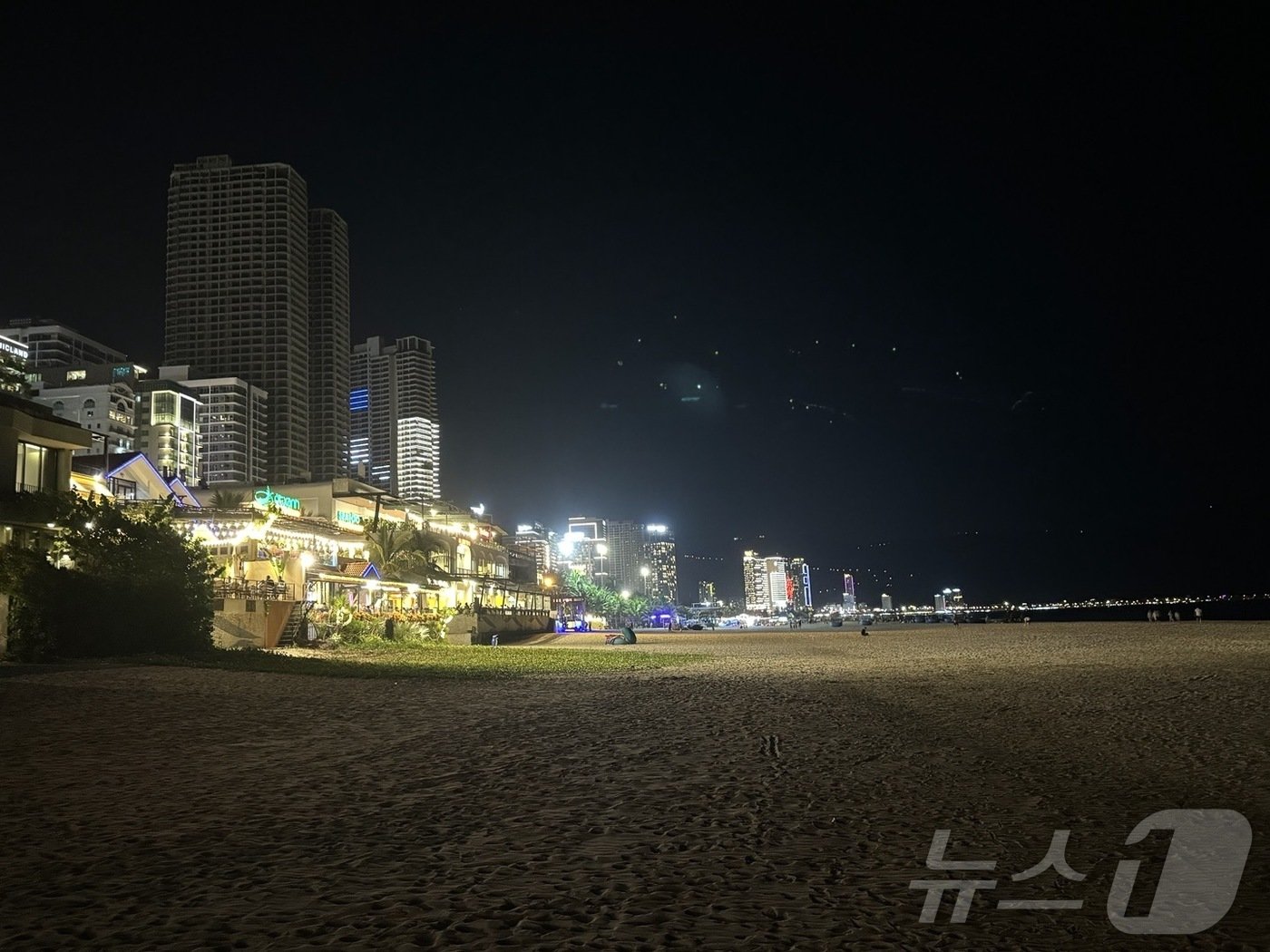 다낭의 핫 플레이스로 꼽히는 미케비치의 모습. ⓒ 뉴스1 김형준 기자