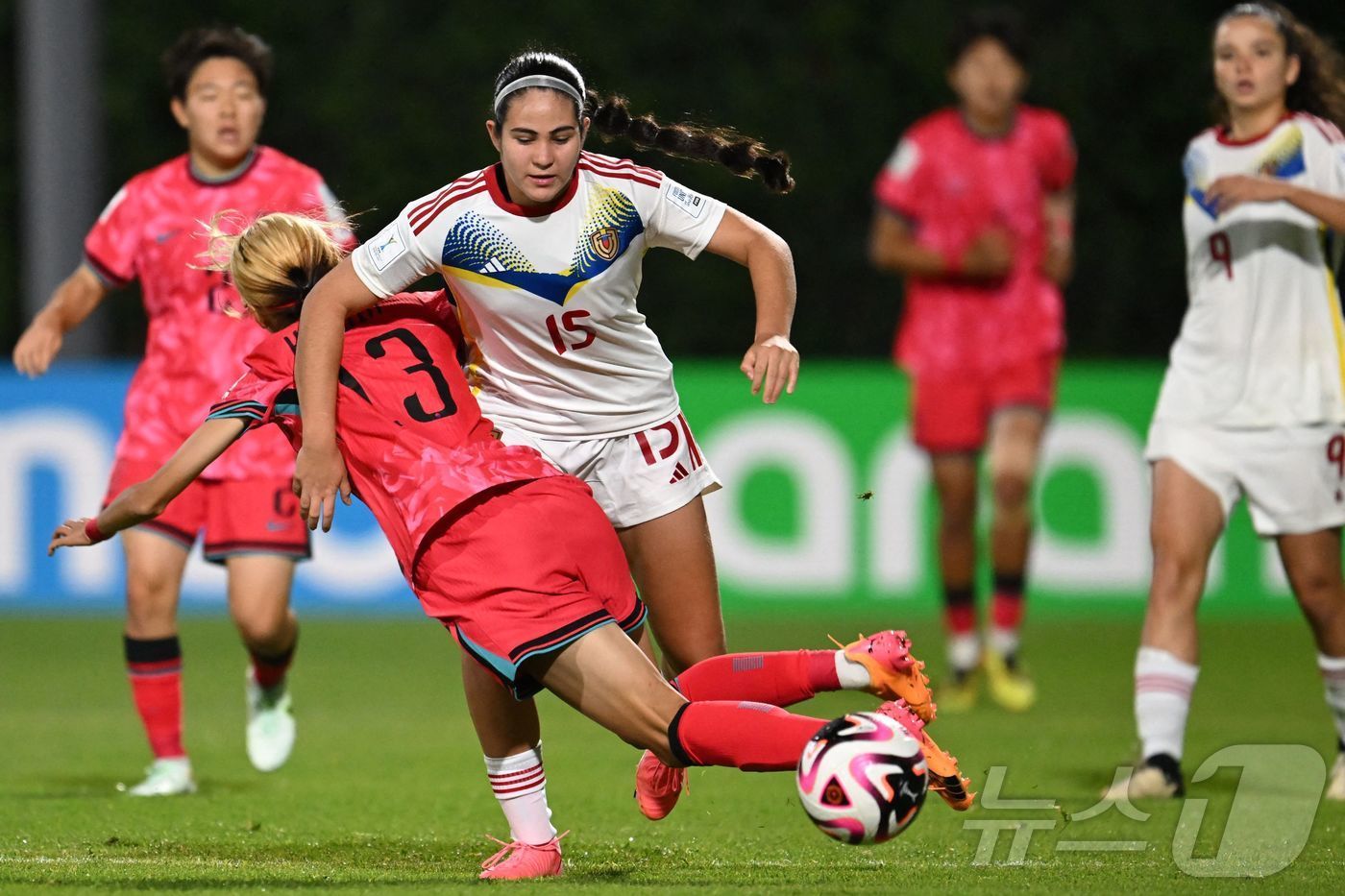 한국과 베네수엘라의 U20 여자 월드컵 경기 모습 ⓒ AFP=뉴스1