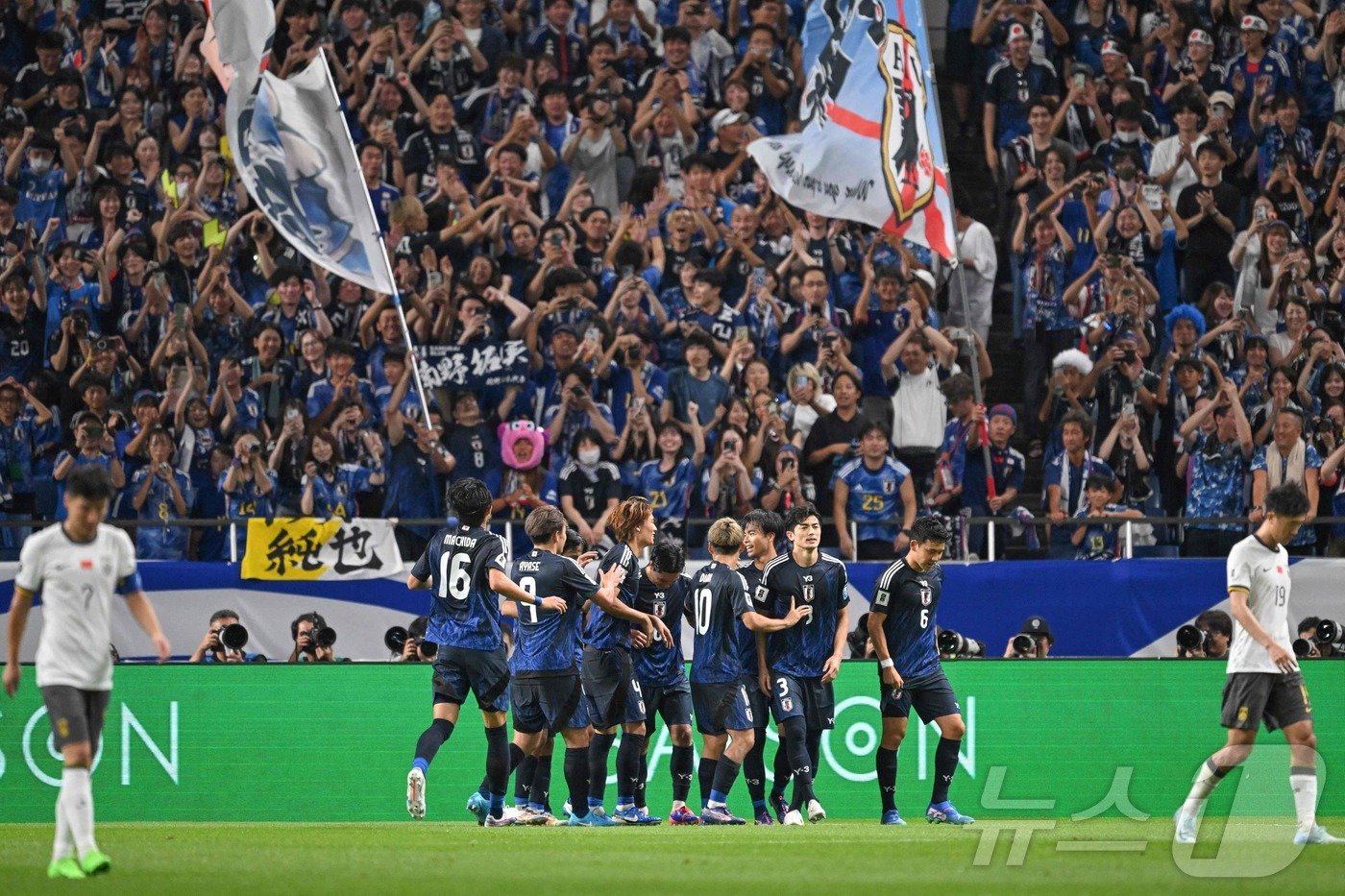 본문 이미지 - 일본이 중국을 6-0으로 완파했다.  ⓒ AFP=뉴스1
