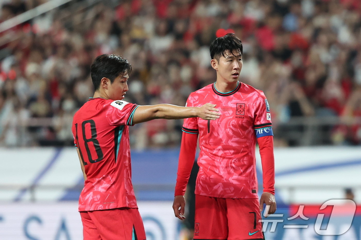 본문 이미지 - 축구대표팀의 손흥민과 이강인/뉴스1 ⓒ News1 박지혜 기자